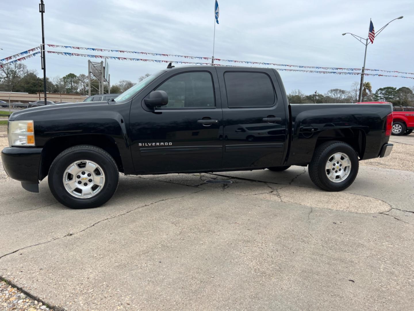 2011 Black /Black Chevrolet Silverado 1500 LS (3GCPCREA1BG) with an 4.8 V8 engine, Automatic transmission, located at 4520 Airline Hwy, Baton Rouge, LA, 70805, (225) 357-1497, 30.509325, -91.145432 - 2011 Chevy Silverado Crew Cab 4.8 V8 Gas, 215K Miles, Power Windows, Locks & Mirrors, Tow Pkg. Transmission Just Rebuilt (1 Year Warranty). NO IN HOUSE FINANCING. FOR INFO PLEASE CONTACT JEFF AT 225 357-1497 CHECK OUT OUR A+ RATING WITH THE BETTER BUSINESS BUREAU WE HAVE BEEN A FAMILY OWNED AND OPE - Photo#1